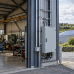 Atelier breton, électricité maîtrisée